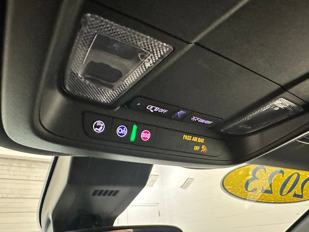 Used 2023 Chevrolet Equinox RS w/ LPO, Floor Liner Package FWD image 22