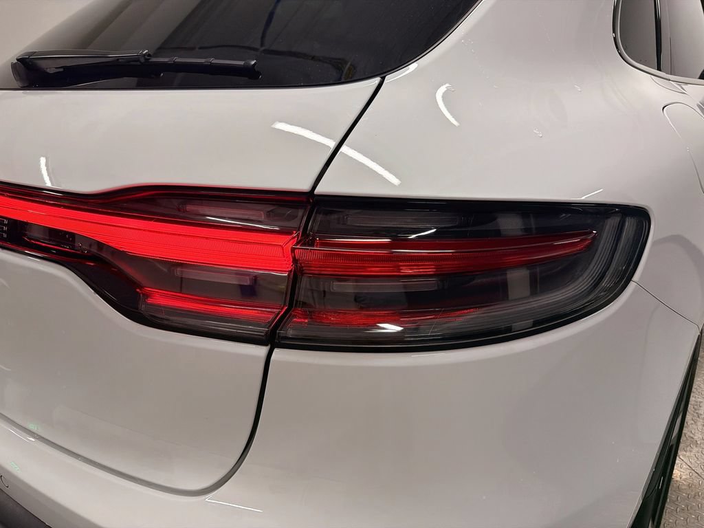 Used 2026 Porsche Macan AWD/4WD image 33