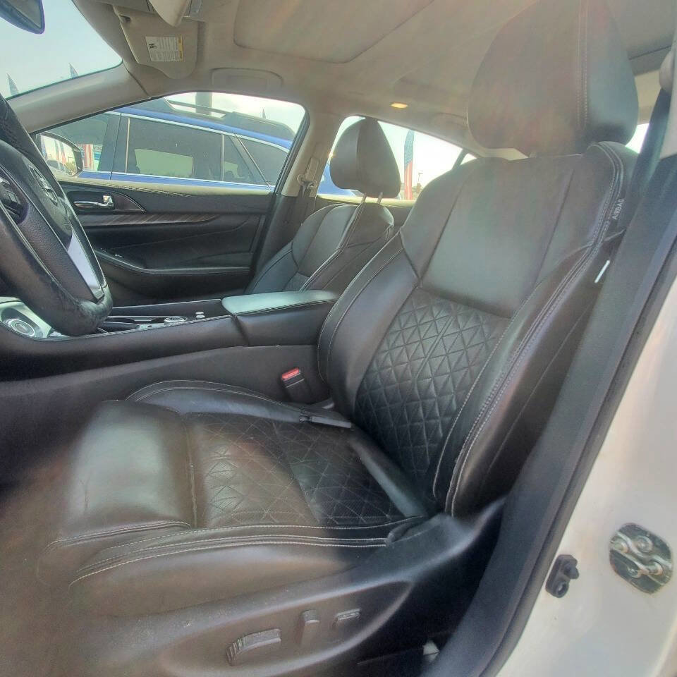 Used 2017 Nissan Maxima Platinum image 4