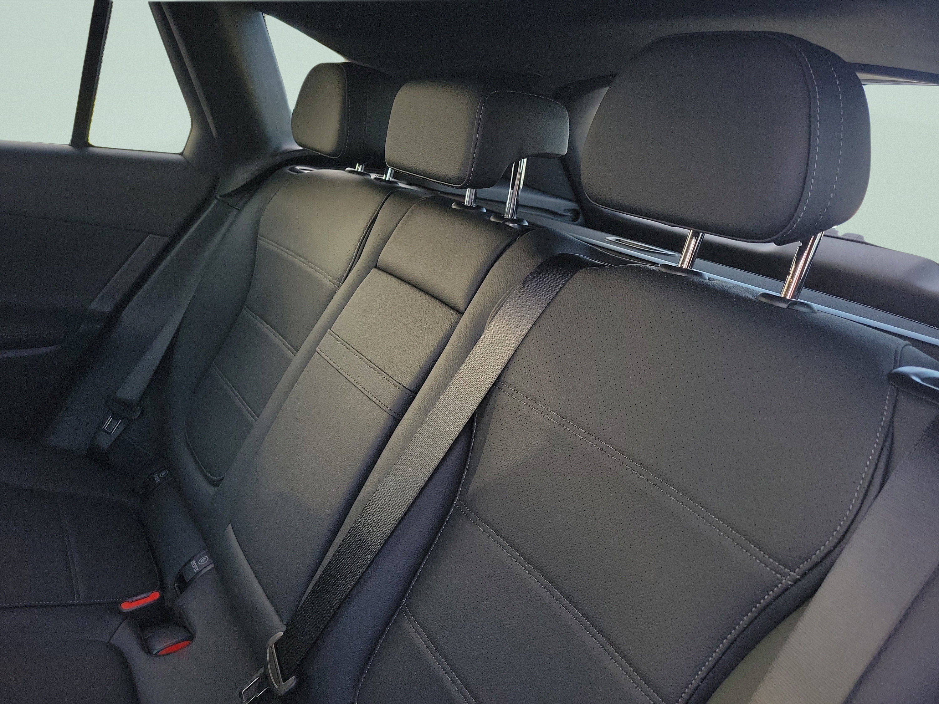 Certified 2026 Mercedes-Benz GLC 300 image 9