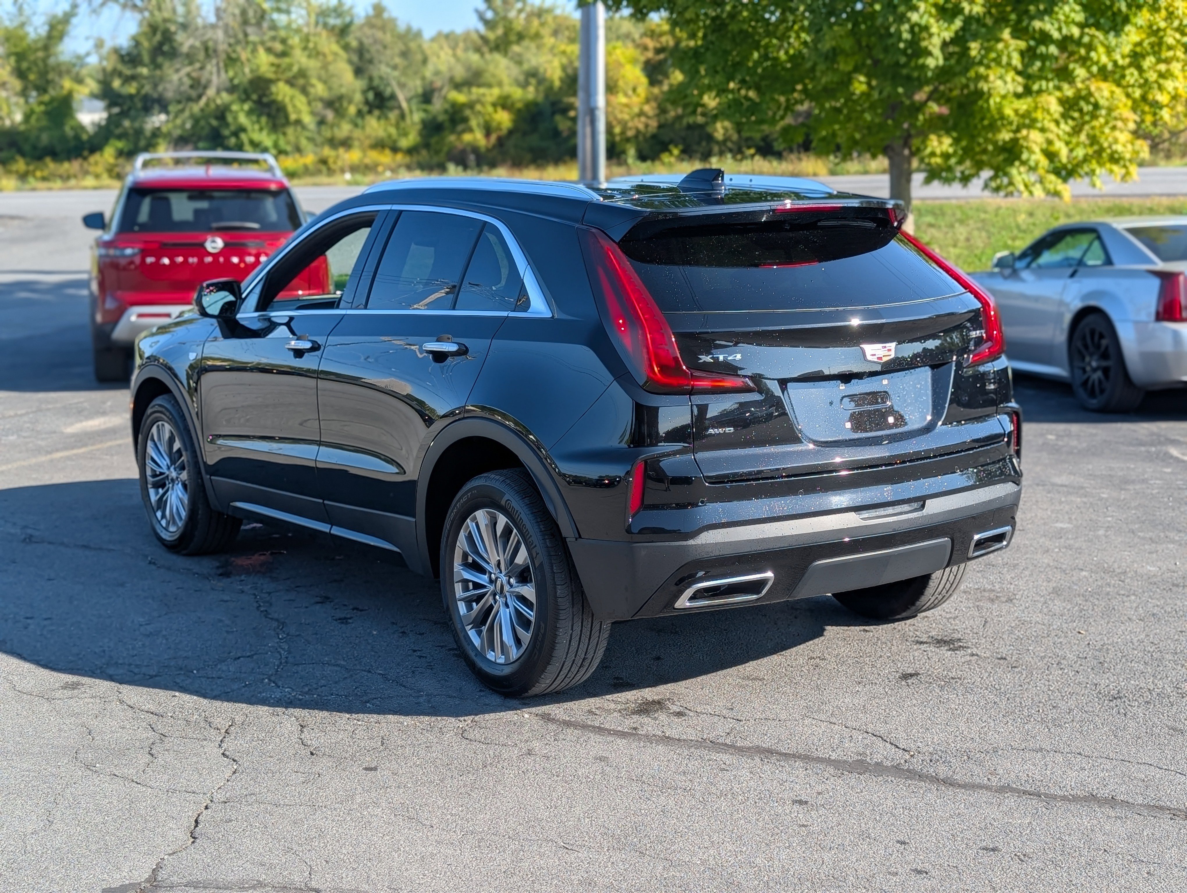 Used 2024 Cadillac XT4 Premium Luxury image 8