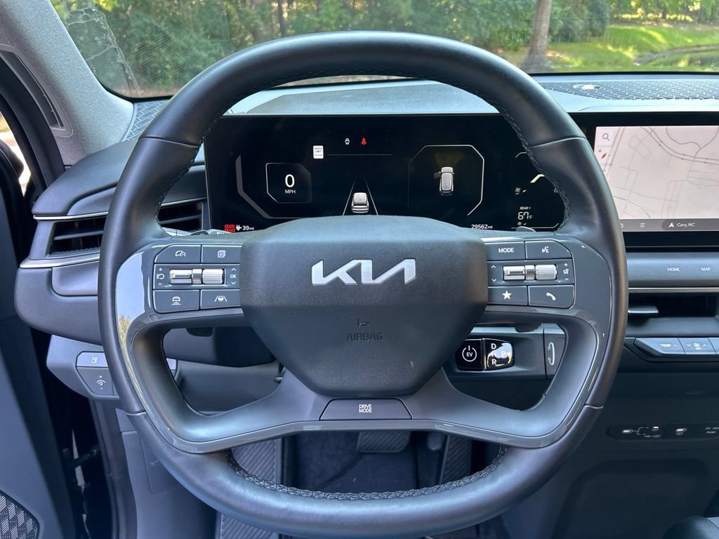 Used 2024 Kia EV9 Light Long Range RWD image 8