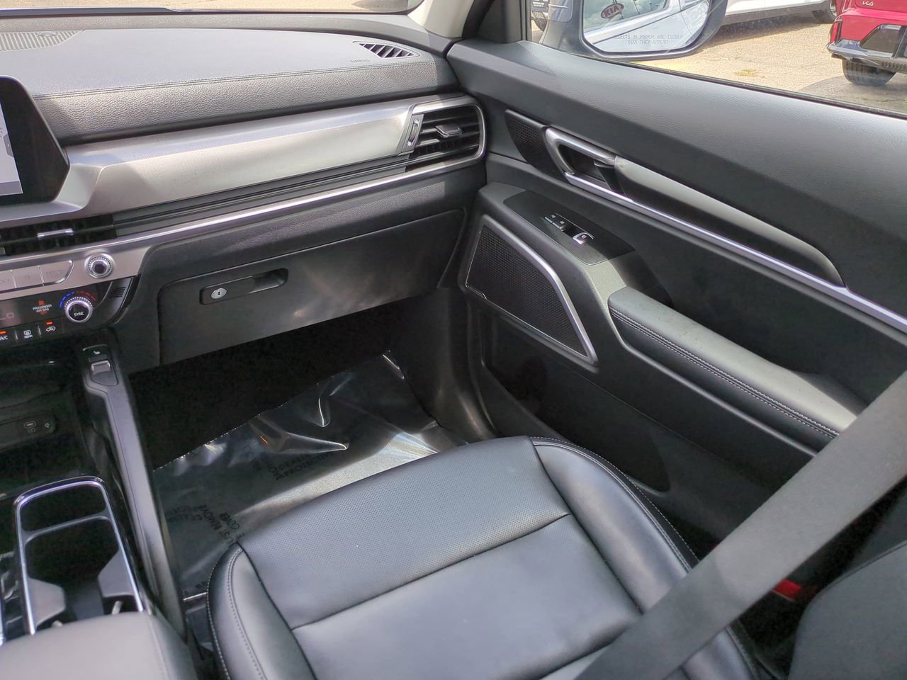 Certified 2024 Kia Telluride S FWD image 17