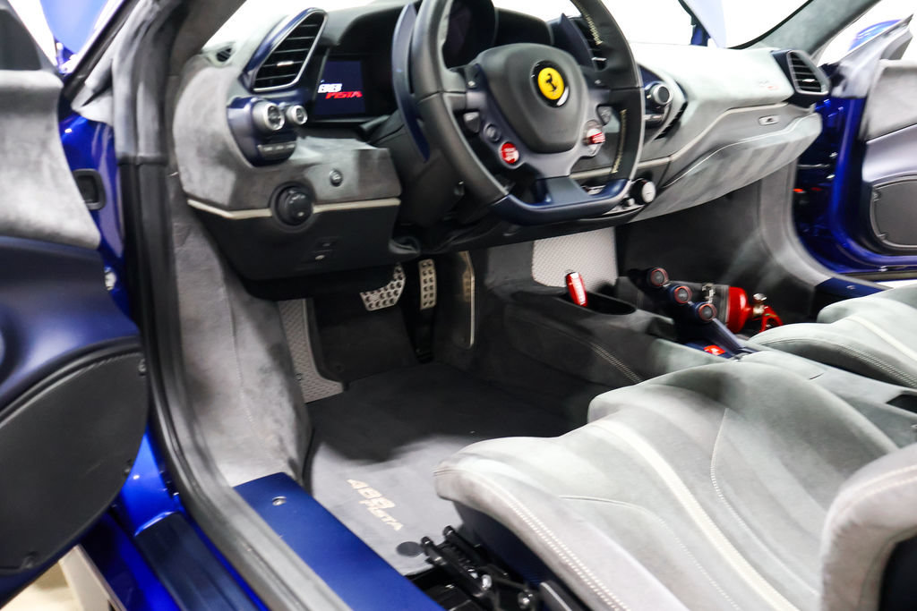 Used 2020 Ferrari 488 Pista Coupe RWD image 36