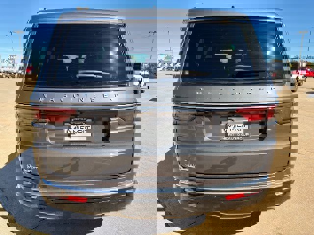 New 2024 Jeep Wagoneer 2WD w/ Premium Group I image 13