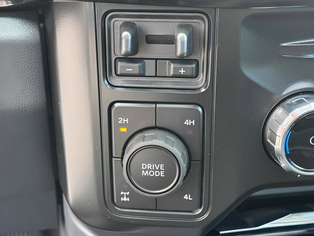 New 2026 Ford F250 Lariat w/ Black Appearance Package image 40