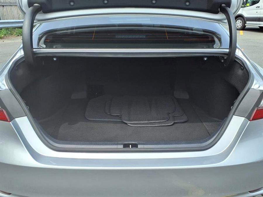 Used 2021 Toyota Camry XSE image 11