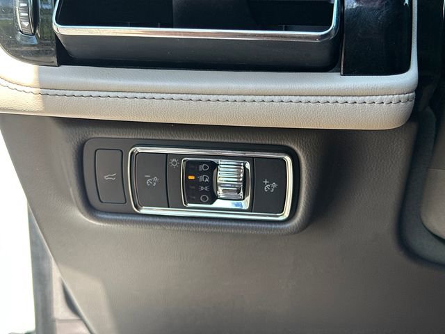 Used 2023 Lincoln Aviator Reserve w/ Equipment Group 201A RWD image 26