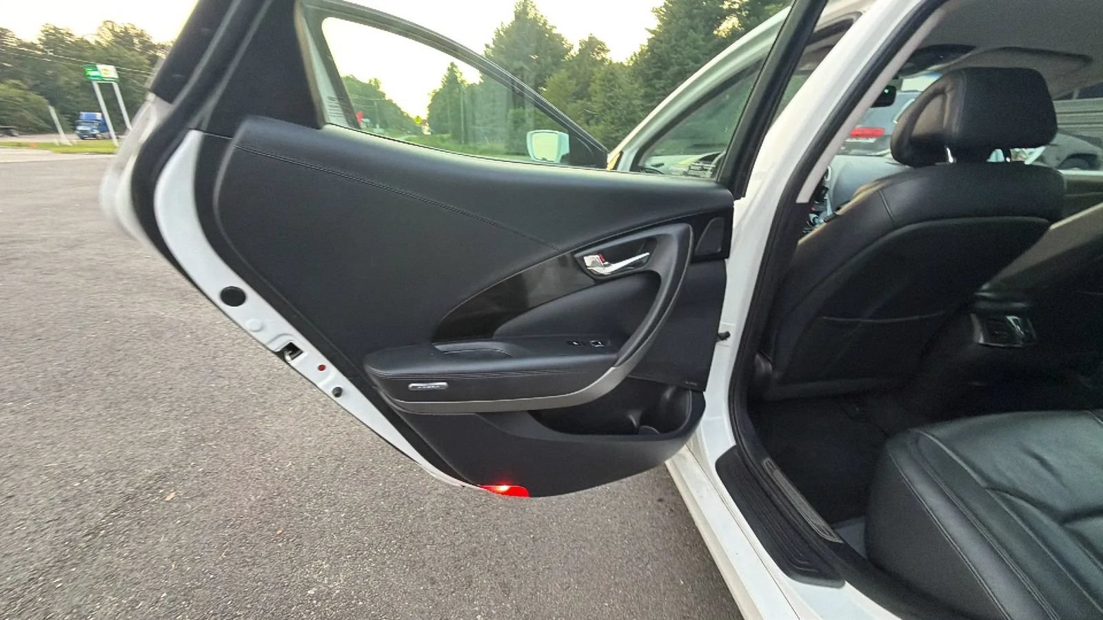 Used 2017 Hyundai Azera FWD image 47