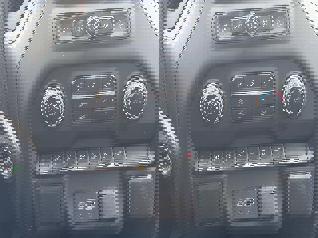 Used 2024 Chevrolet Silverado 1500 Custom w/ Turbomax Blackout Package image 11