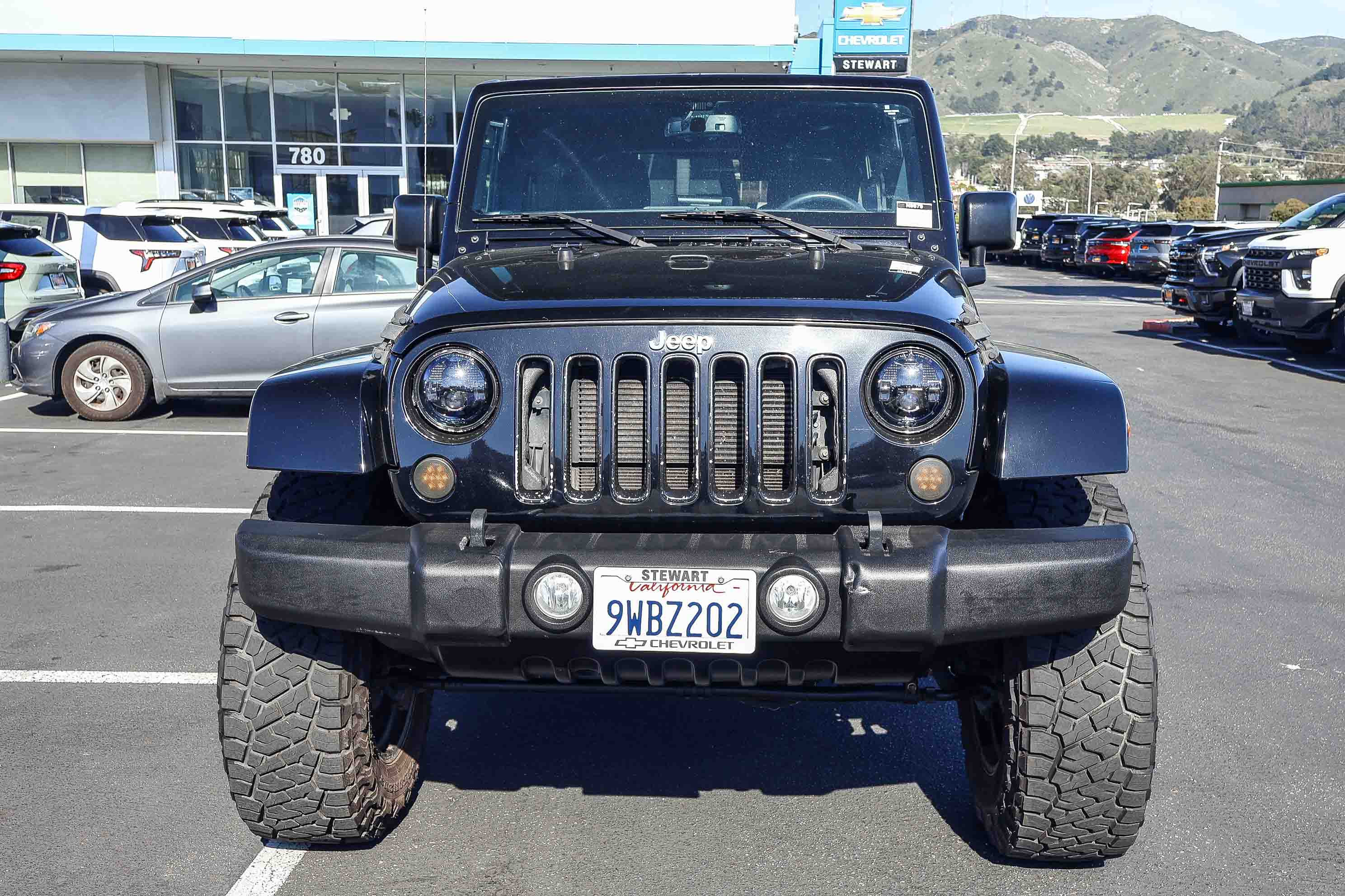 Used 2016 Jeep Wrangler Unlimited Sahara w/ Connectivity Group image 15