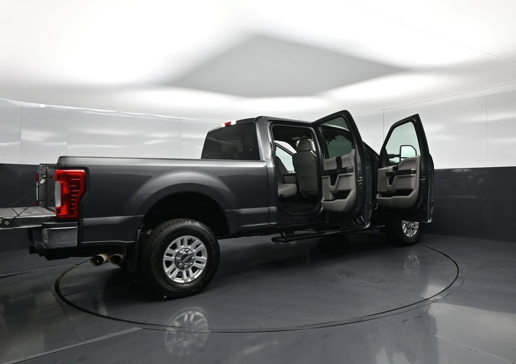 Certified 2019 Ford F250 XL w/ STX Appearance Package AWD/4WD image 6