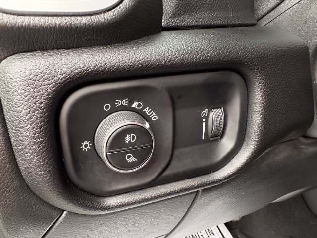 Used 2024 RAM 2500 Big Horn w/ Sport Appearance Package AWD/4WD image 25