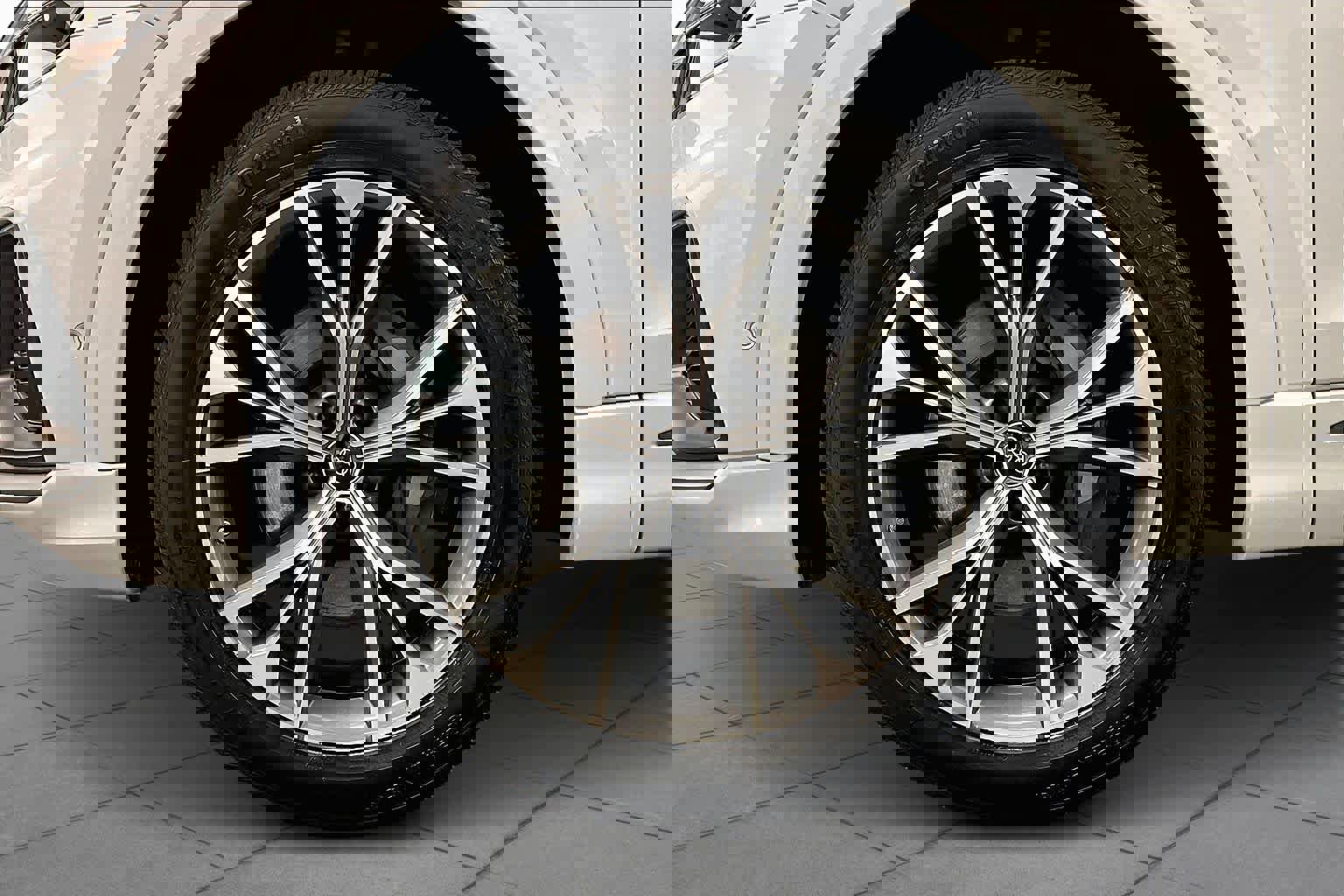 Used 2023 Audi Q8 Premium Plus w/ Premium Plus Package image 11