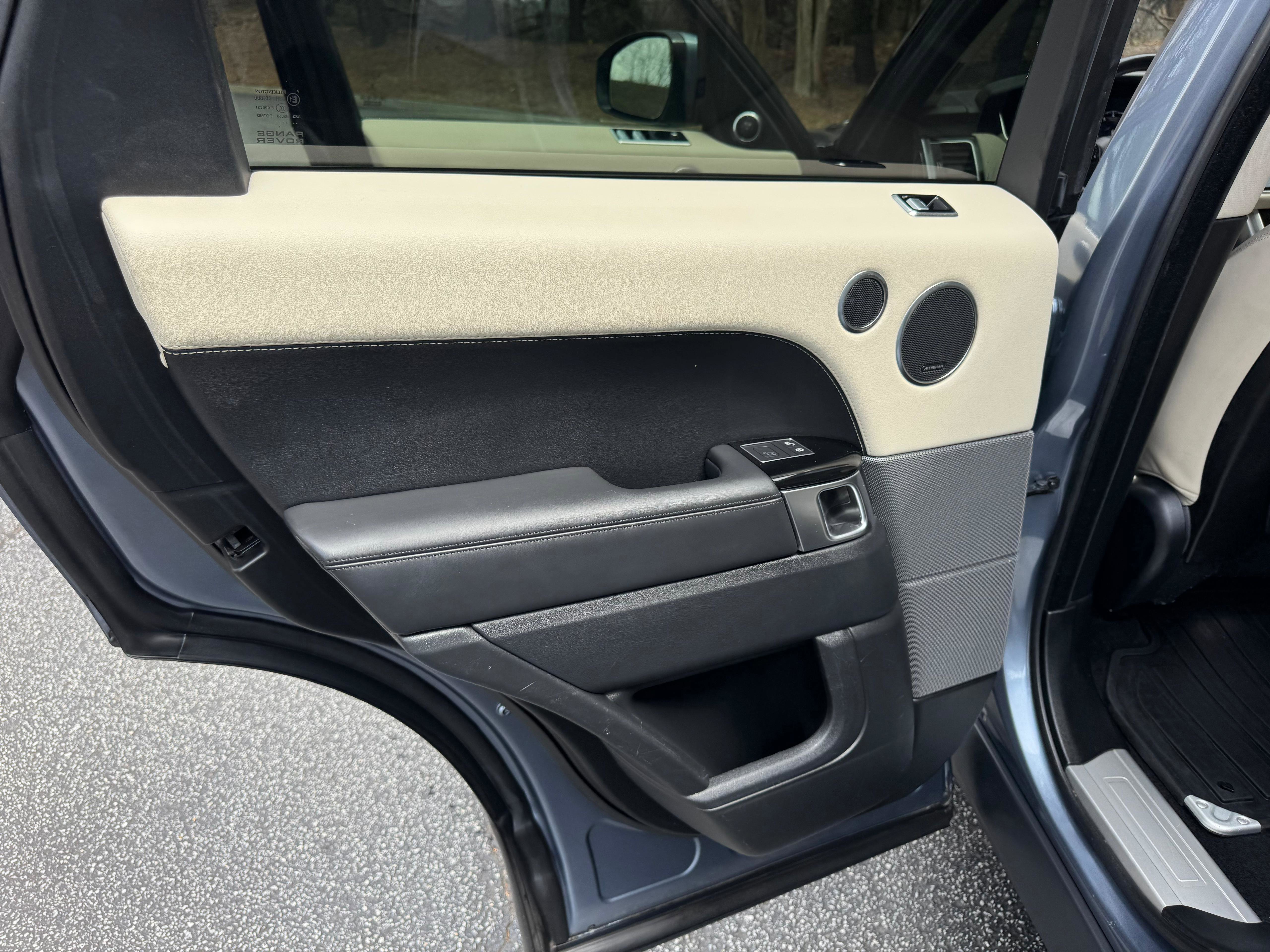 Used 2019 Land Rover Range Rover Sport HSE AWD/4WD image 26