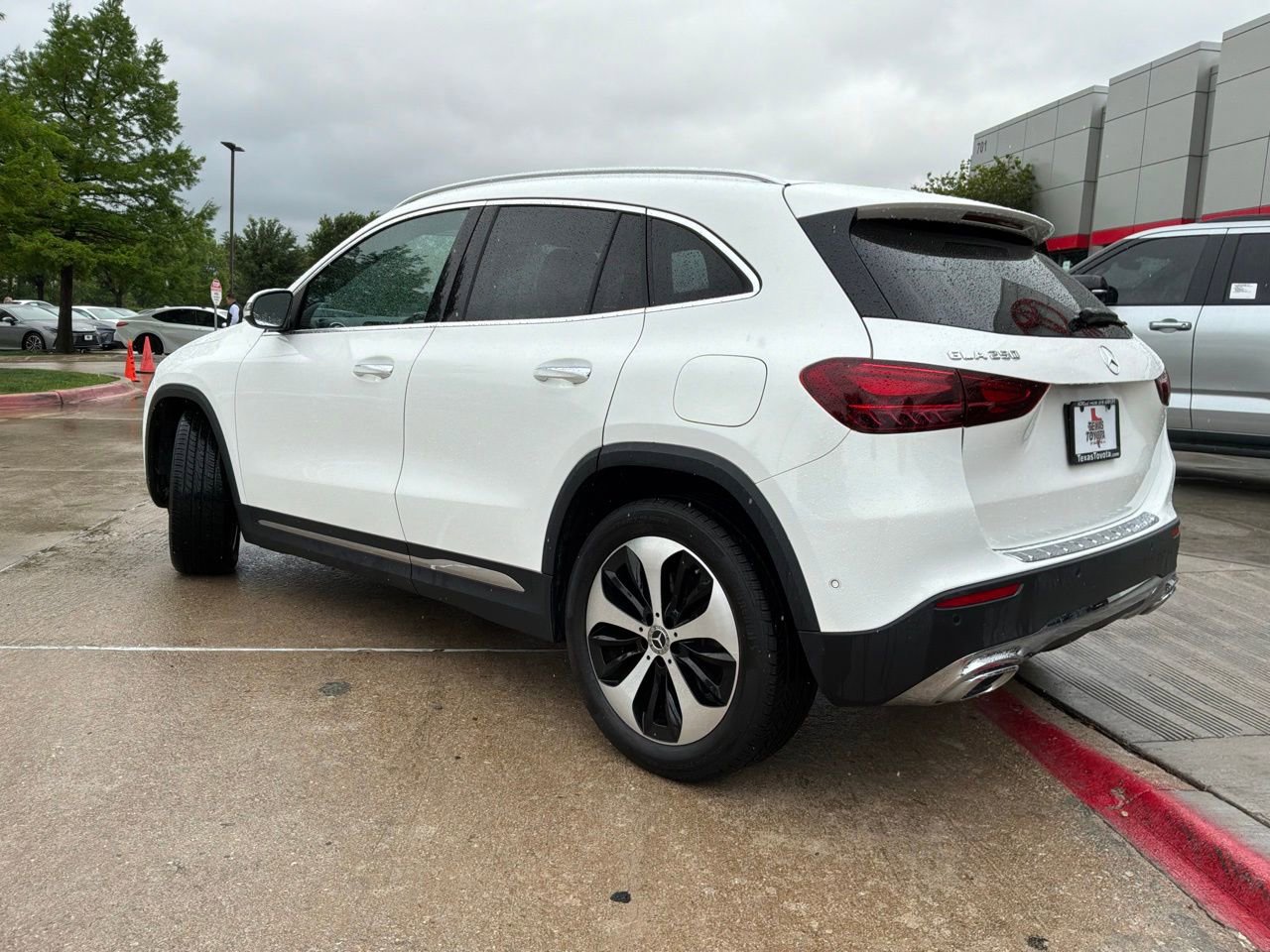 Used 2025 Mercedes-Benz GLA 250 image 8