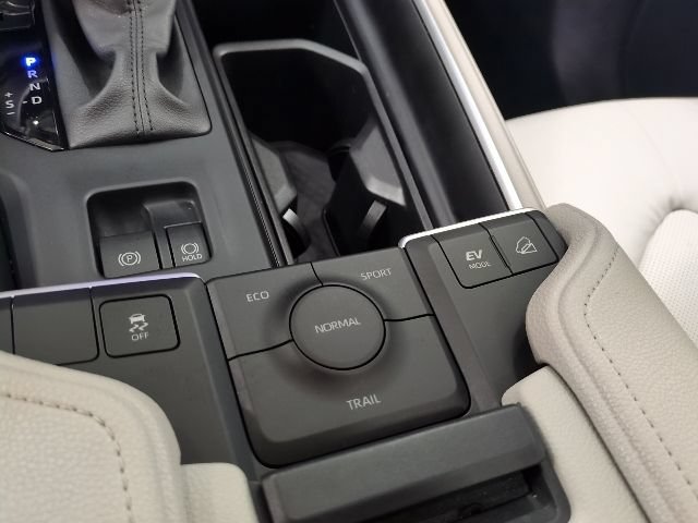 Used 2025 Toyota Grand Highlander AWD Hybrid image 12