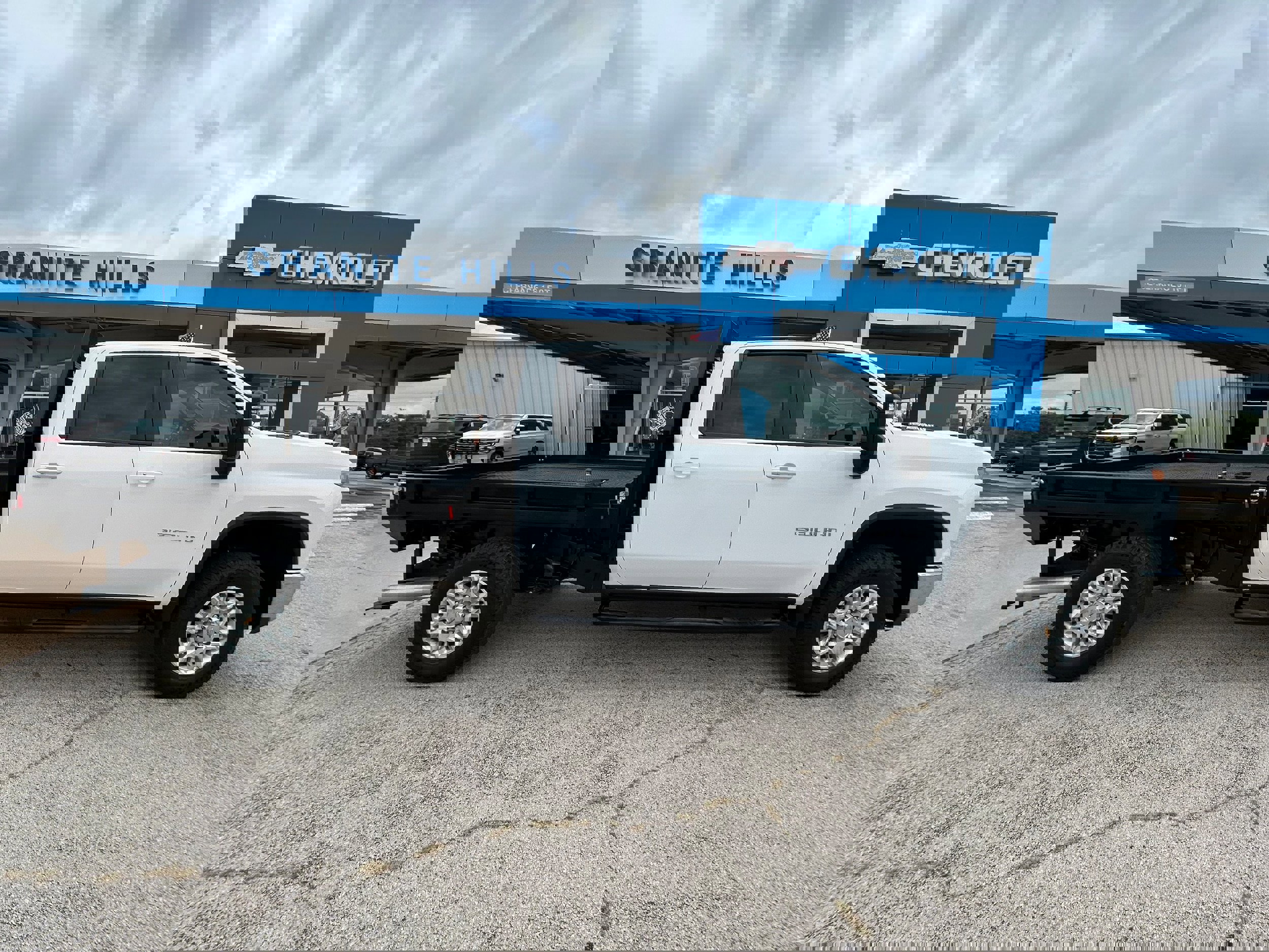 Used 2024 Chevrolet Silverado 2500 LT w/ Convenience Package image 7