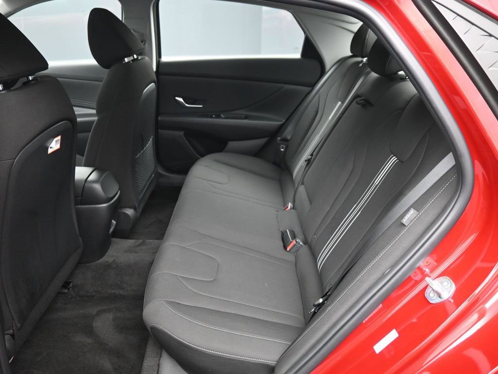 Certified 2025 Hyundai Elantra SEL image 20
