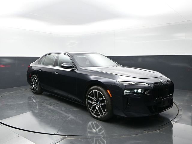 Used 2023 BMW 760i xDrive AWD/4WD image 1