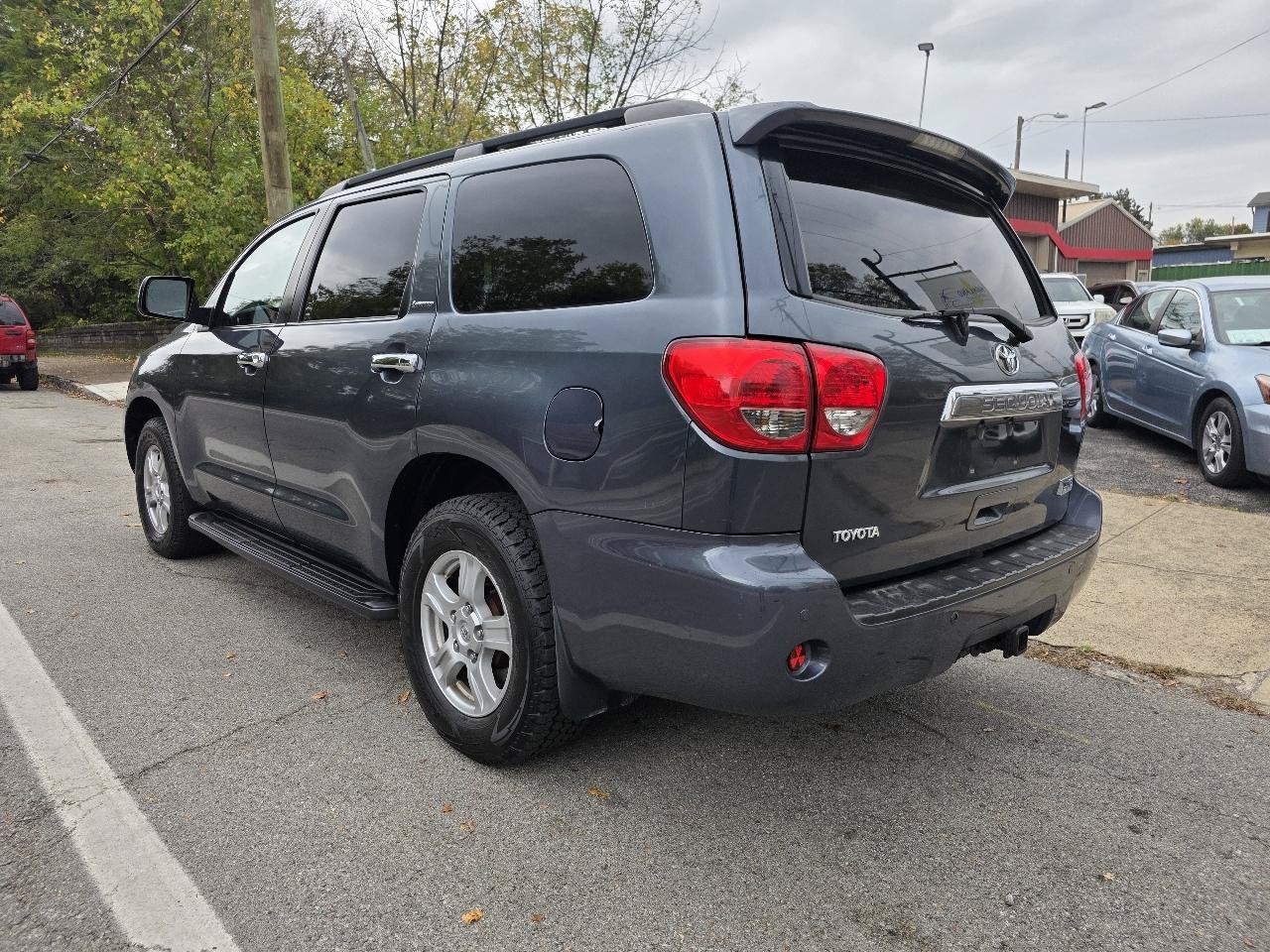 Used 2008 Toyota Sequoia Limited AWD/4WD image 3