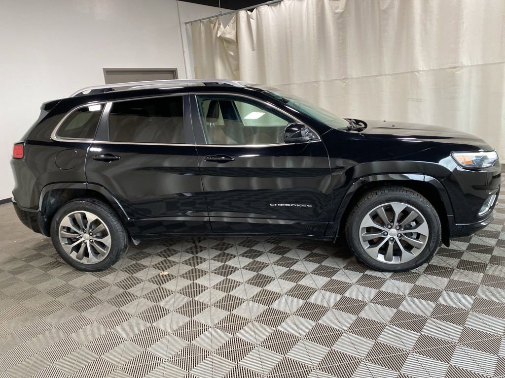 Used 2019 Jeep Cherokee Overland image 8