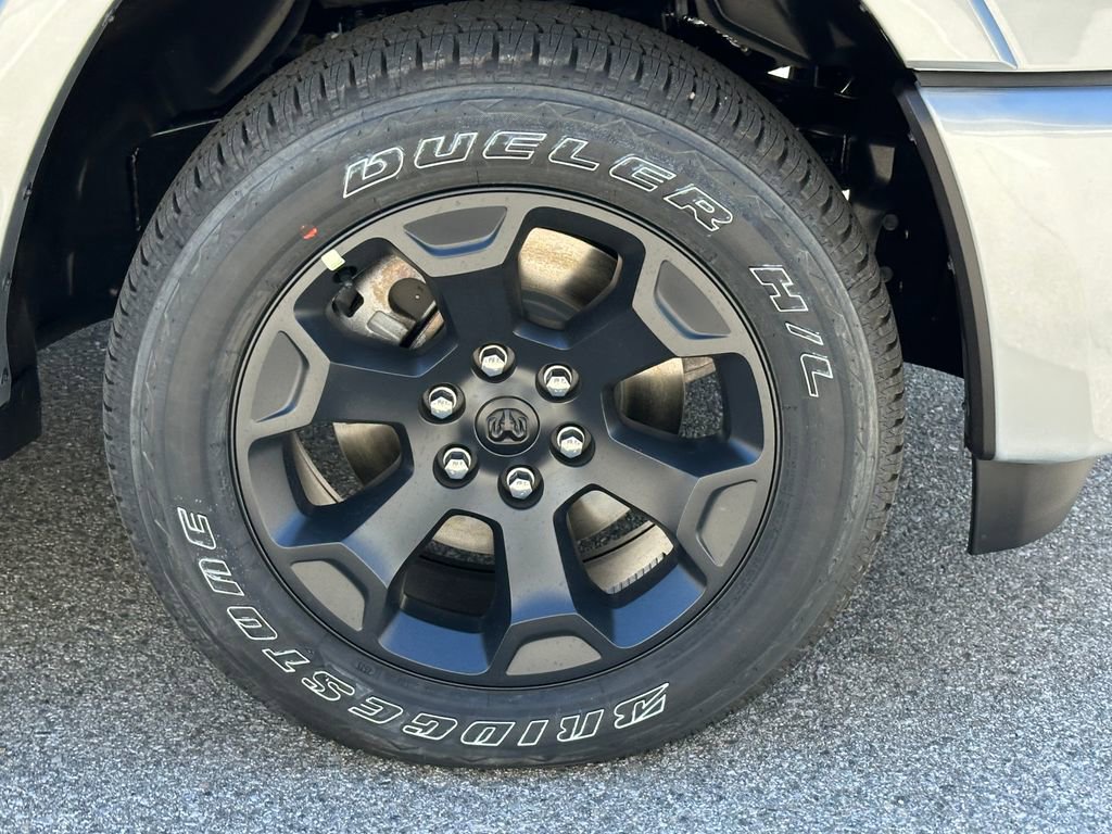 New 2026 RAM 1500 4x4 Crew Cab image 12