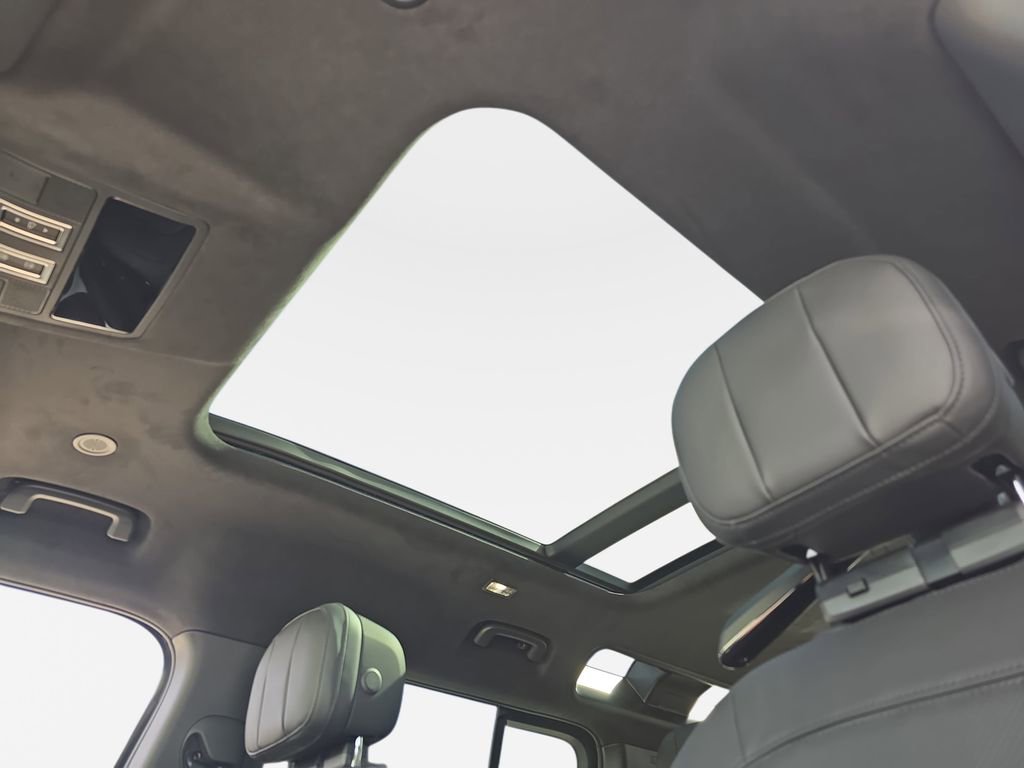 New 2026 Land Rover Defender 110 V8 image 29