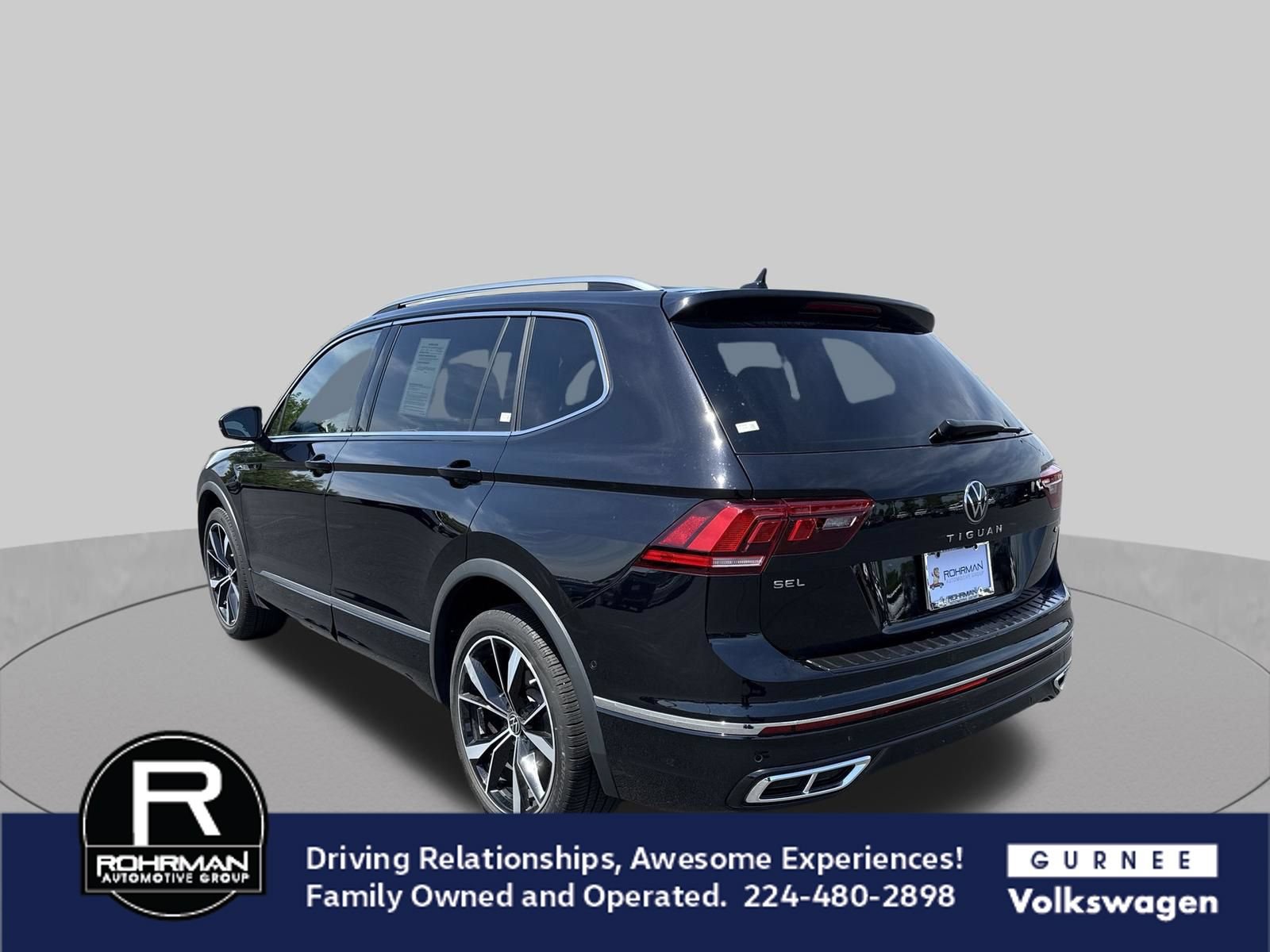 Used 2024 Volkswagen Tiguan SEL R-Line AWD/4WD image 7