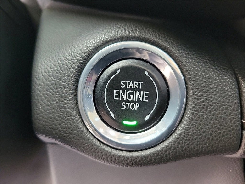 Used 2022 Buick Envision Essence w/ Sport Touring Package image 29