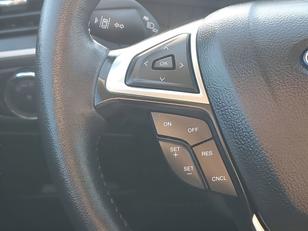 Used 2024 Ford Edge SEL image 34