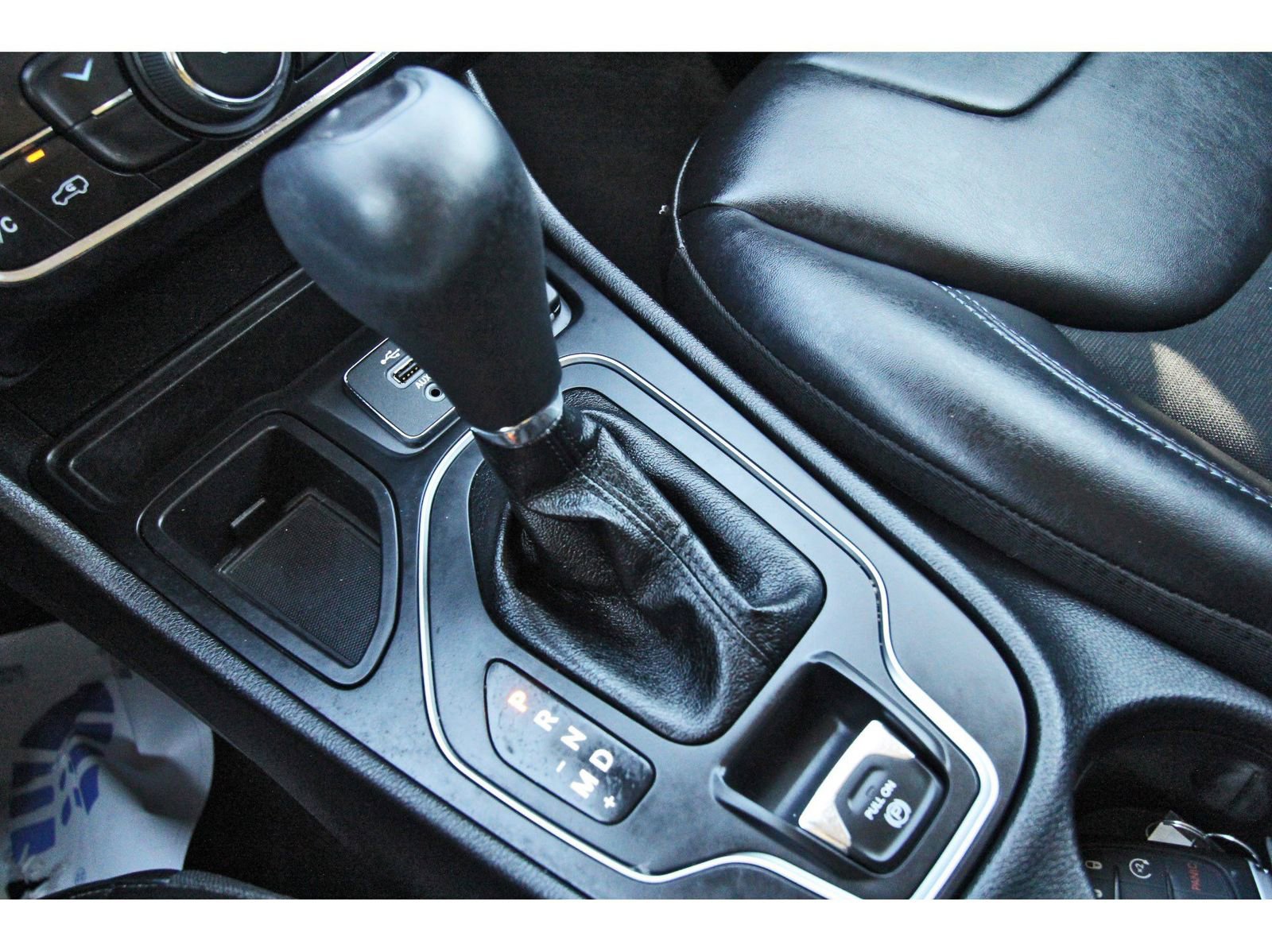 Used 2021 Jeep Cherokee Latitude Plus image 29