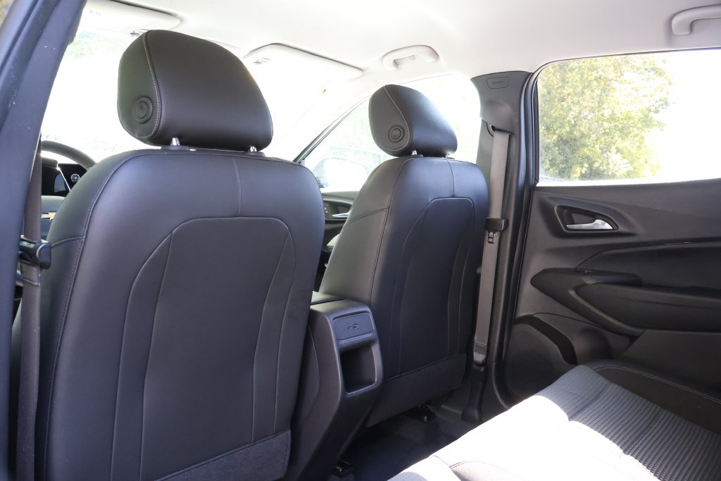 Used 2025 Chevrolet Trax LT FWD image 42