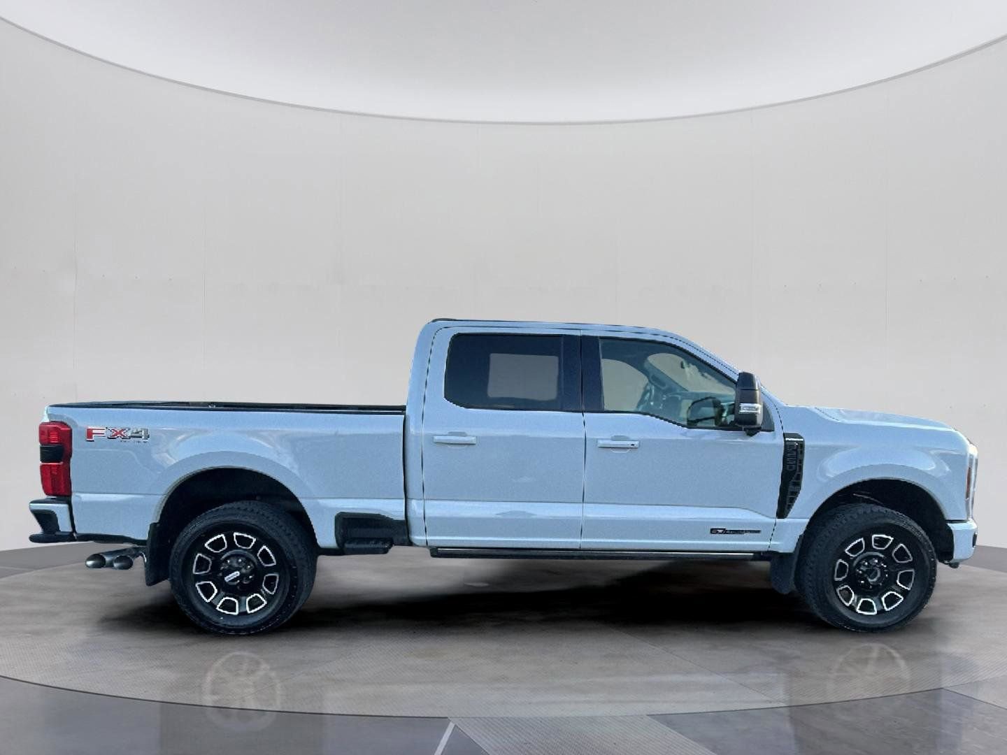 Used 2025 Ford F250 Platinum image 8