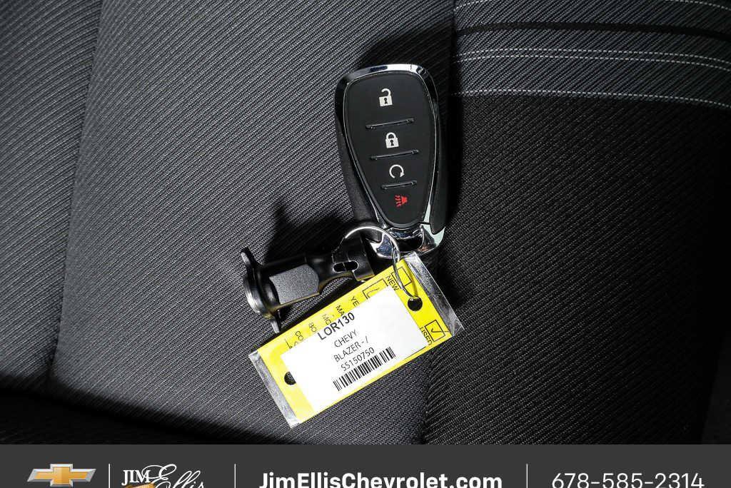 Certified 2025 Chevrolet Blazer LT FWD image 23