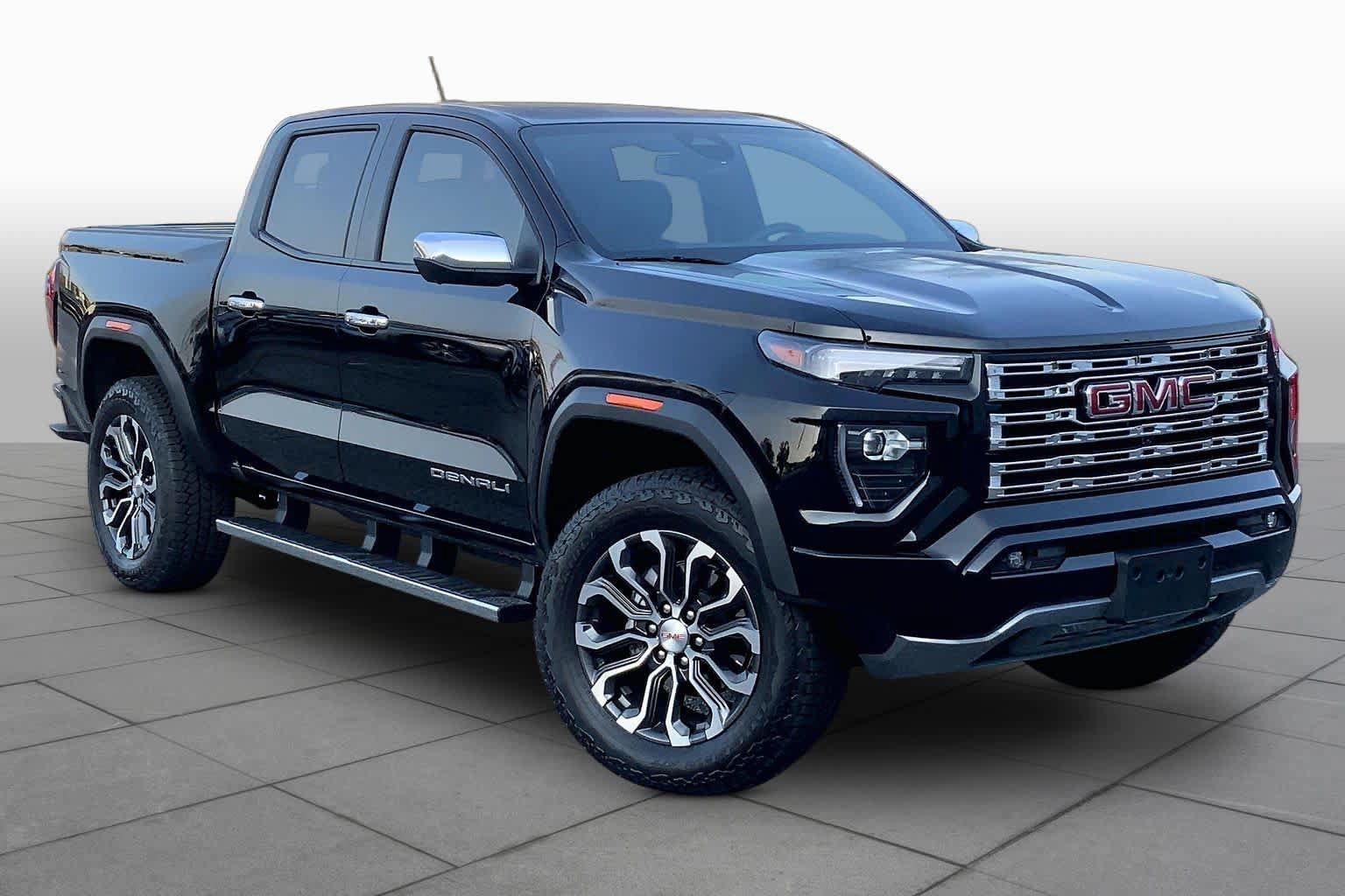 Used 2026 GMC Canyon Denali AWD/4WD image 3