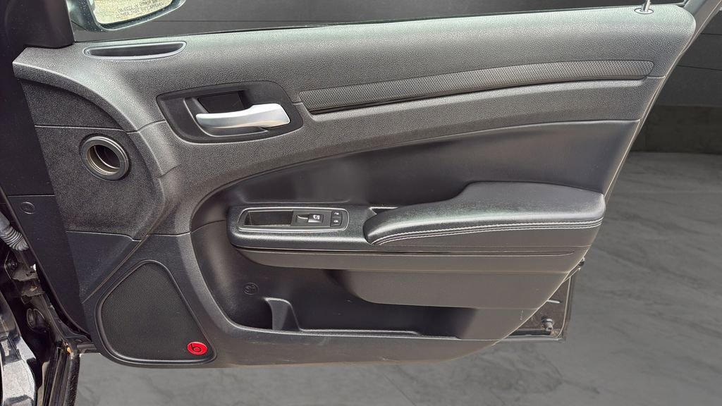 Used 2014 Chrysler 300 S AWD/4WD image 14