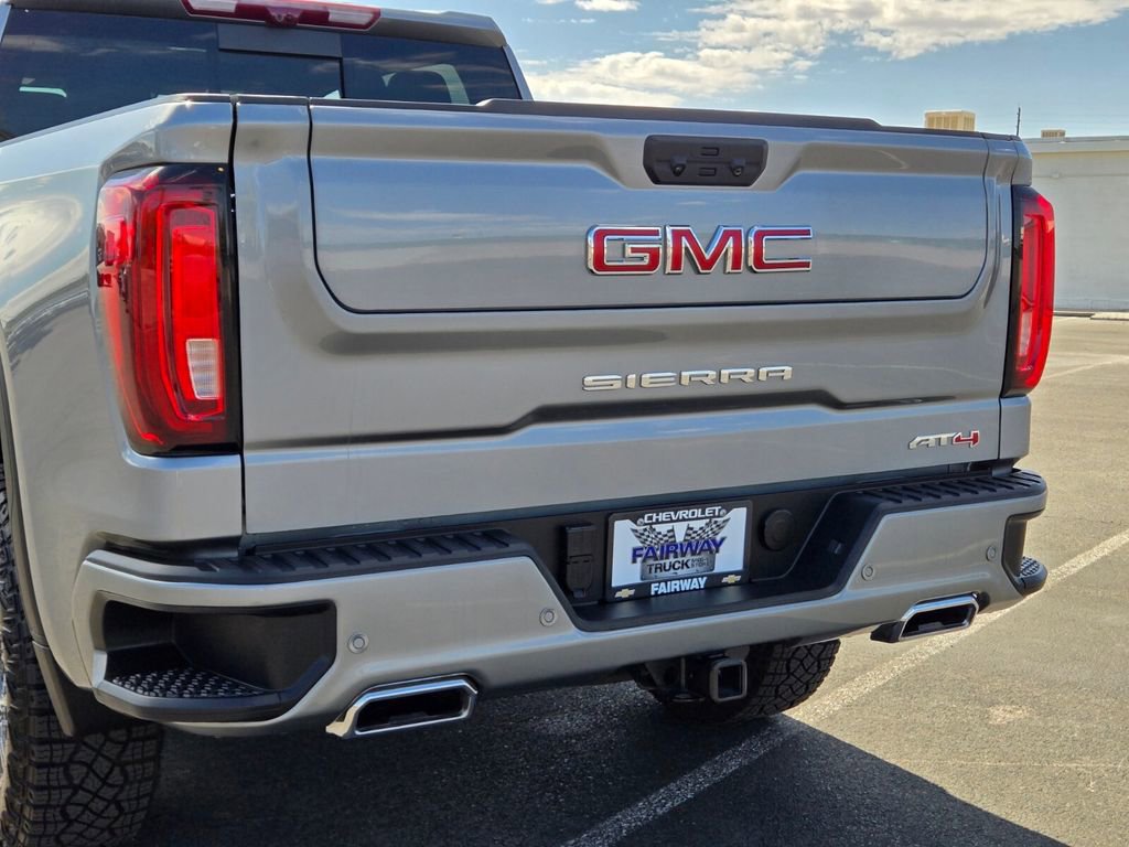 Used 2024 GMC Sierra 1500 AT4 w/ Technology Package AWD/4WD image 5