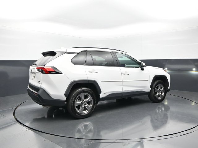 Used 2024 Toyota RAV4 LE AWD/4WD image 7