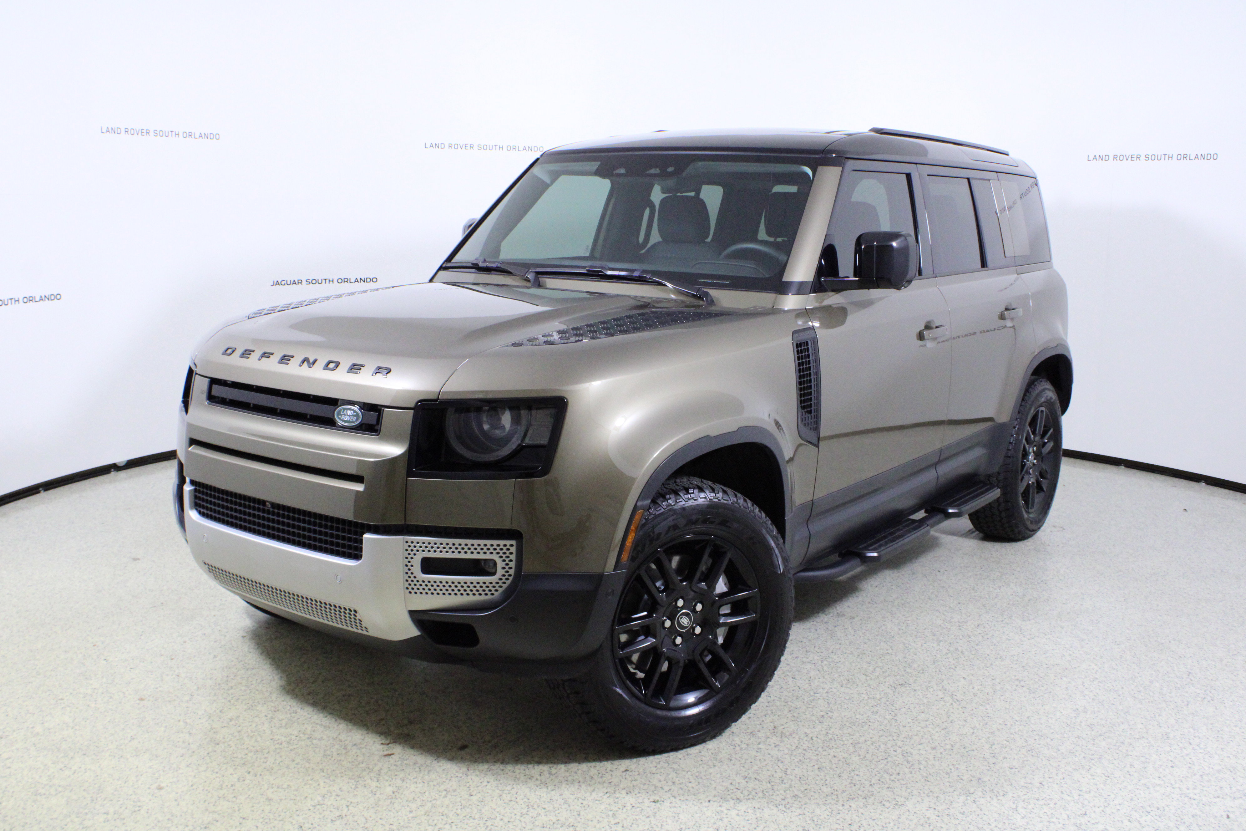 Used 2025 Land Rover Defender 110 S AWD/4WD image 1