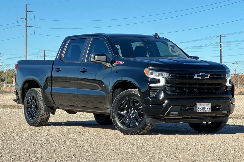 Used 2023 Chevrolet Silverado 1500 RST image 2