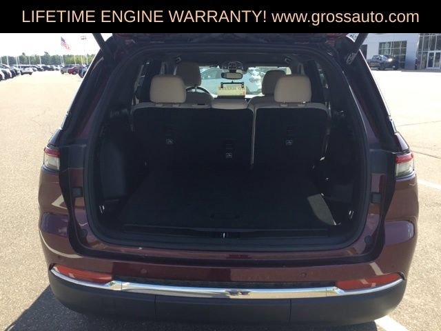 Used 2024 Jeep Grand Cherokee Limited AWD/4WD image 9
