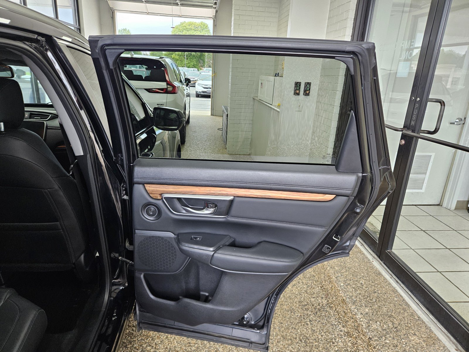 Used 2019 Honda CR-V Touring image 16