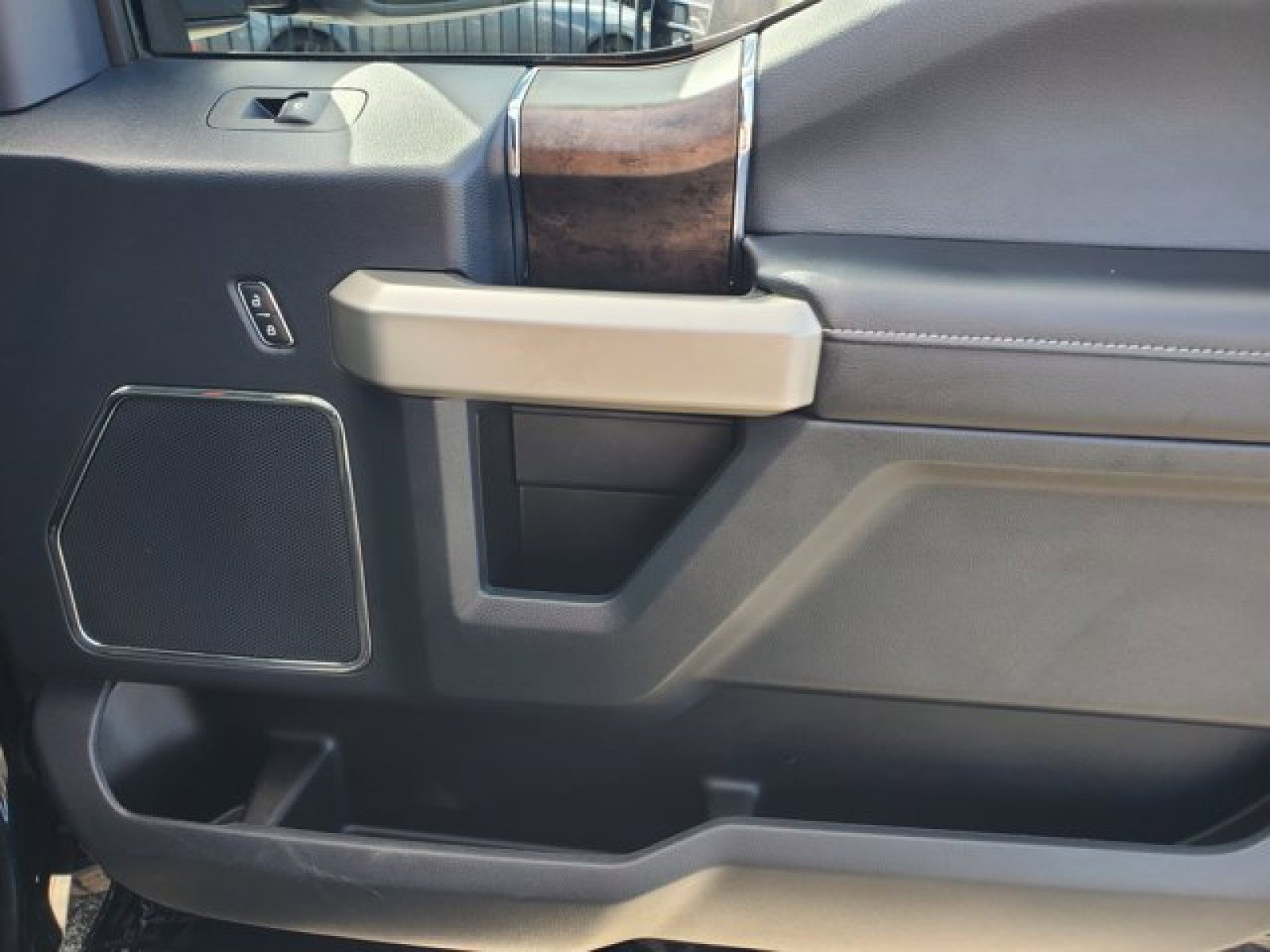 Certified 2022 Ford F250 Lariat image 36