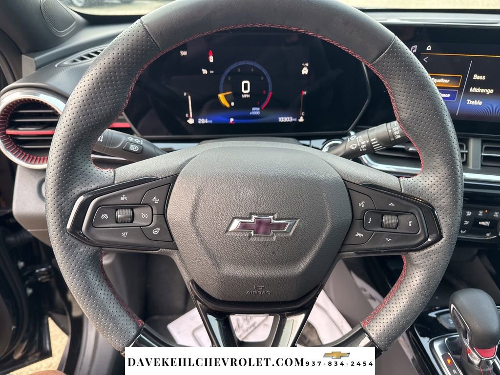 Used 2025 Chevrolet Trax RS w/ Sunroof Package image 10