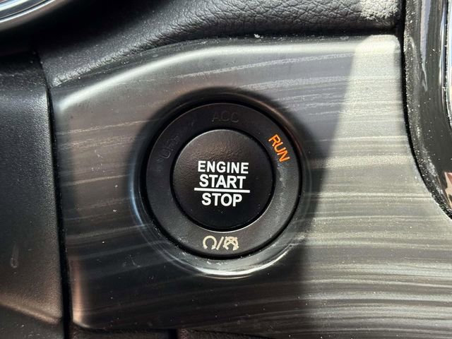 Used 2020 Jeep Grand Cherokee Altitude AWD/4WD image 27