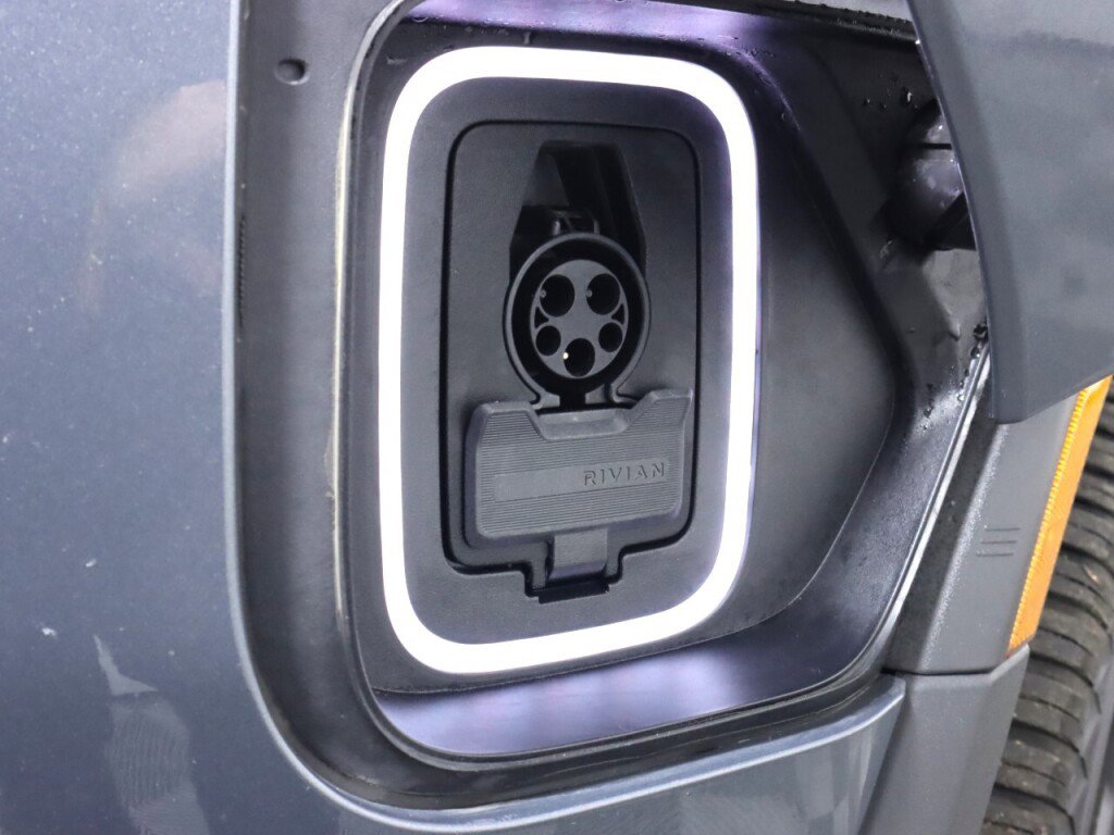 Used 2022 Rivian R1T Launch Edition image 36