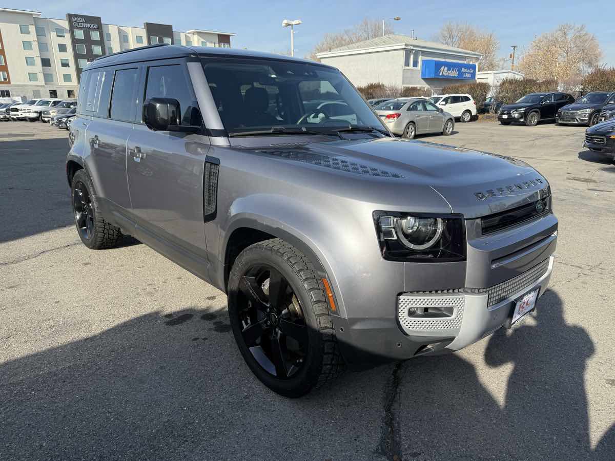 Used 2021 Land Rover Defender 110 SE image 4