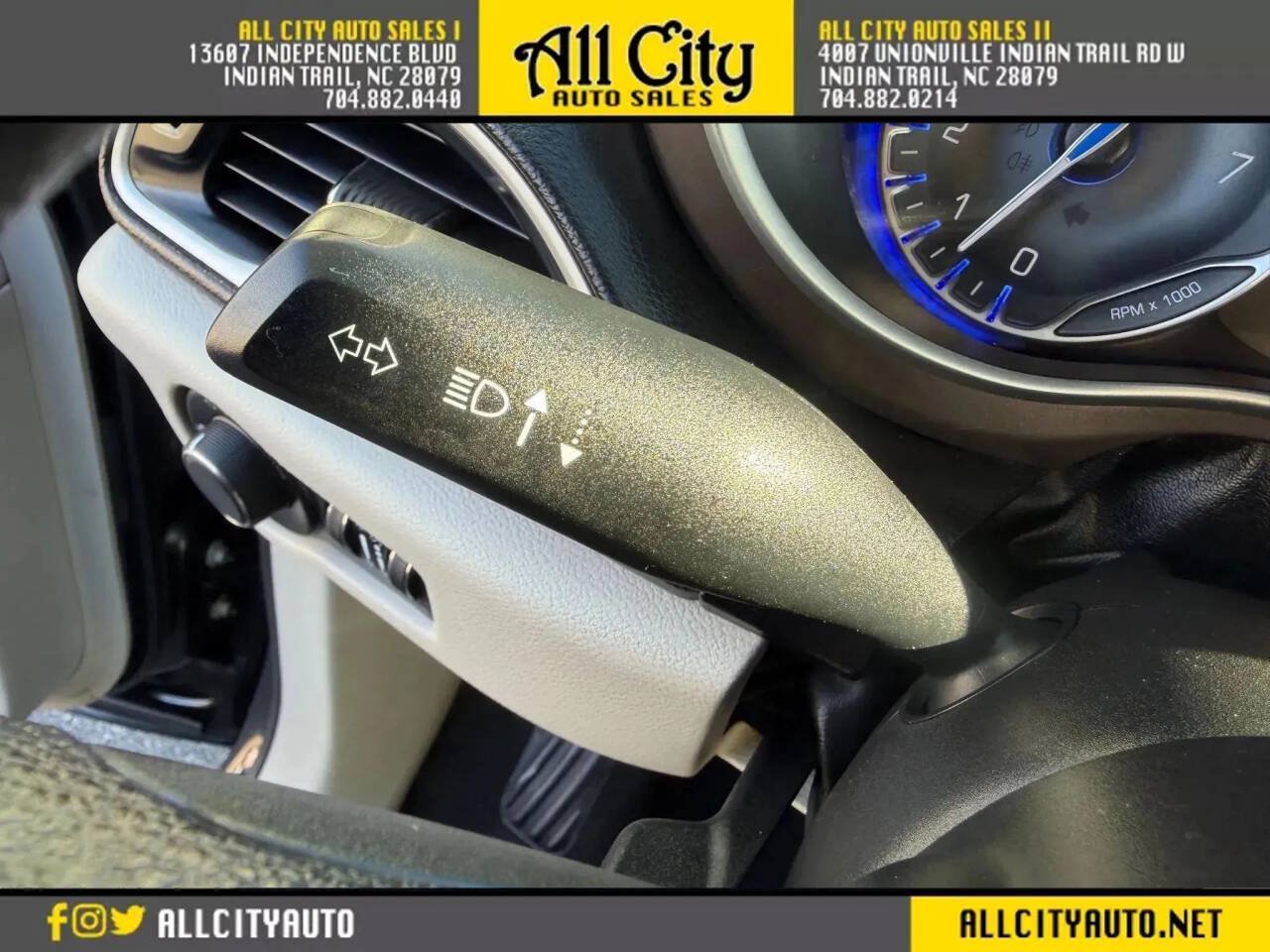 Used 2020 Chrysler Voyager Lxi FWD image 21