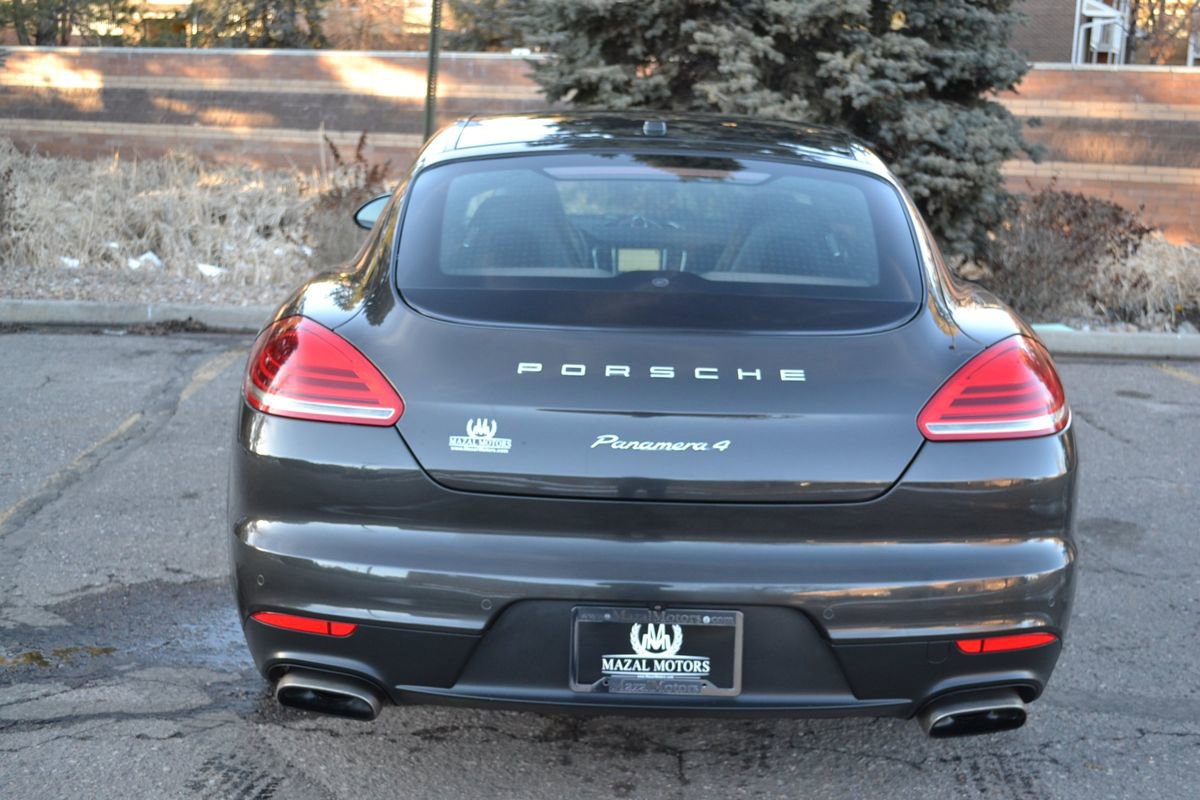 Used 2014 Porsche Panamera 4 w/ Premium Package image 17